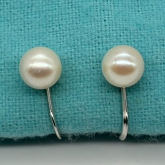Vintage European 7mm Pearl Earrings 80 Percent Silver Screw-Back Marked "Silver" - Picture 3 of 8